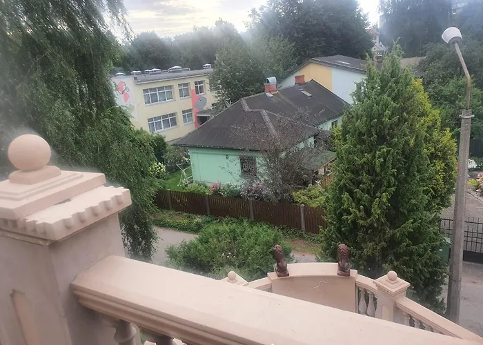 Balta Maja Dzīvošana ģimenē *