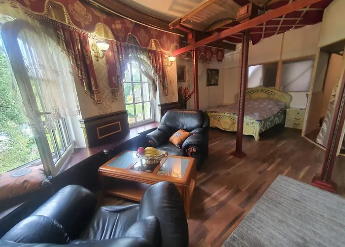 Balta Maja Dzīvošana ģimenē *