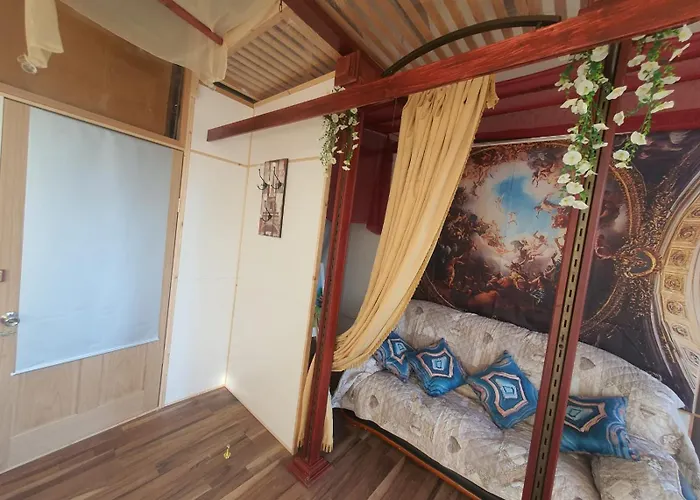 Dzīvošana ģimenē Balta Maja *